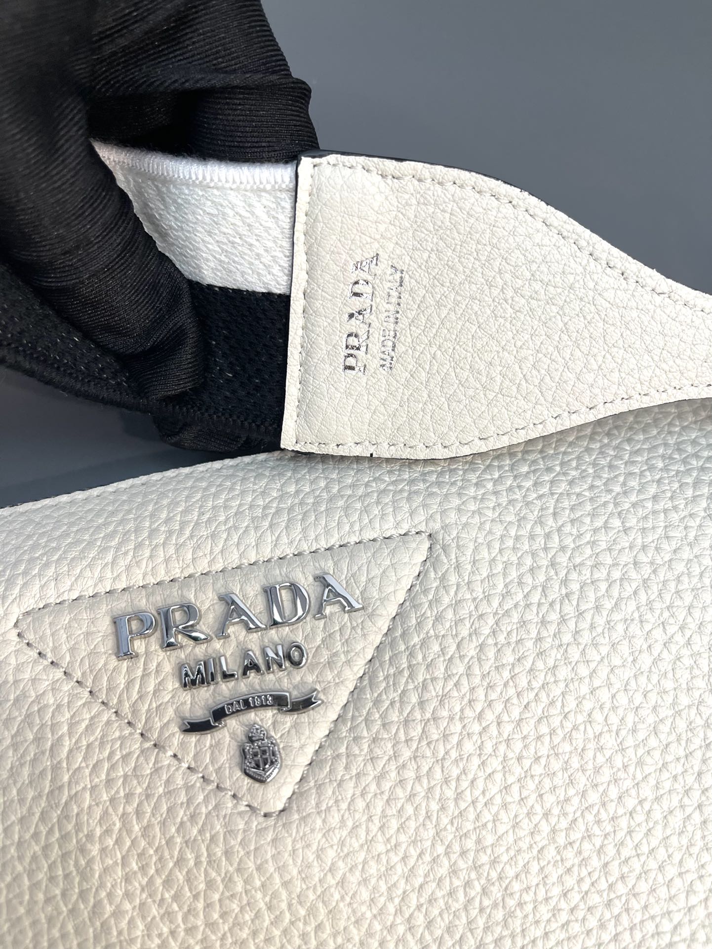 Prada Leather Shoulder Bag Tote Handbag White 1BH050